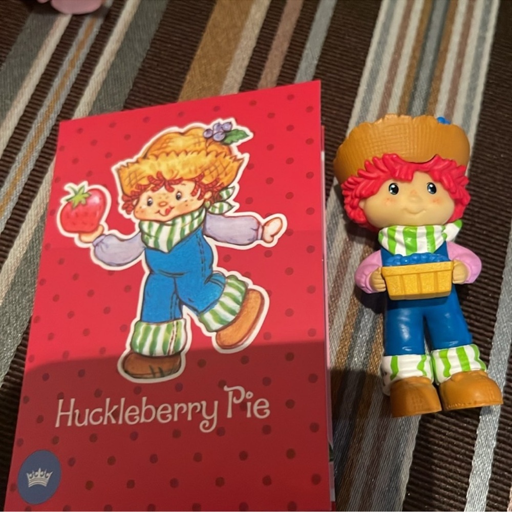 Strawberry Shortcake figure Huckleberry Pie